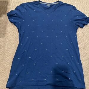 Men’s Old Navy V-Neck Tee